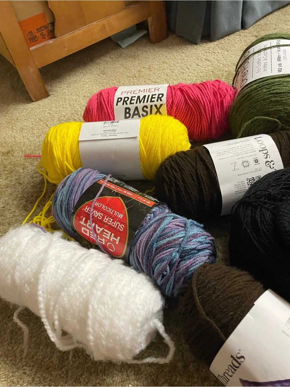 Random Yarn Lot - Picture 3 of 6